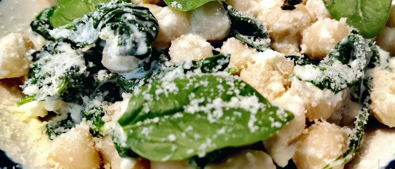 Gnocchis aux épinards et à la feta sans gluten